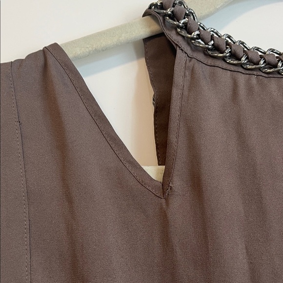 Bebe Dark Taupe Brown Sleeveless Jumpsuit Chain Detail, Size L - Picture 9 of 10